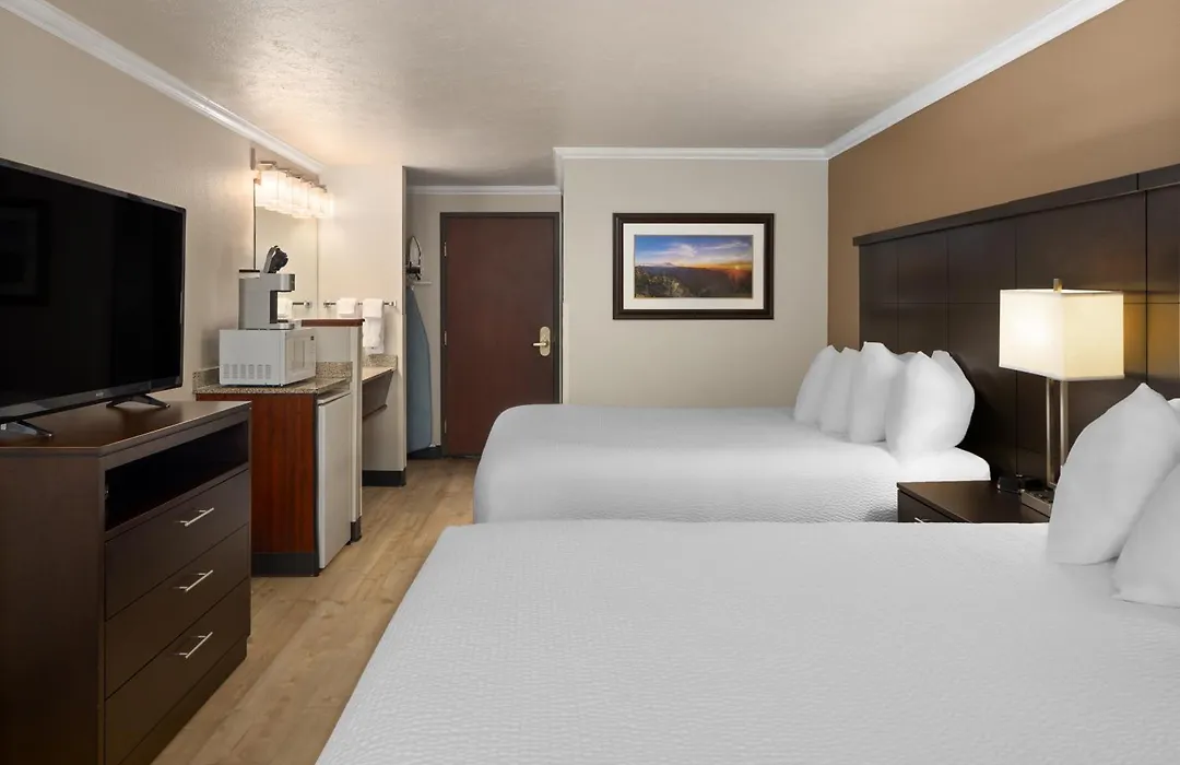 Ramada By Wyndham Moses Lake-1