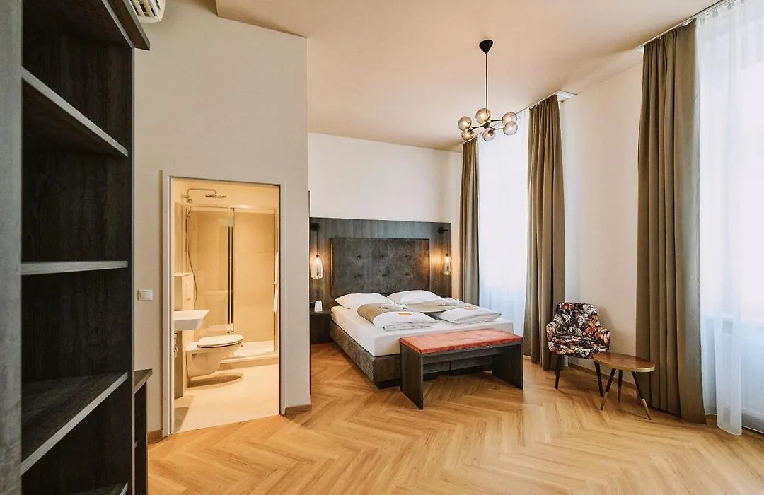 Urban Rooms Rathaus - Self Check-In-1