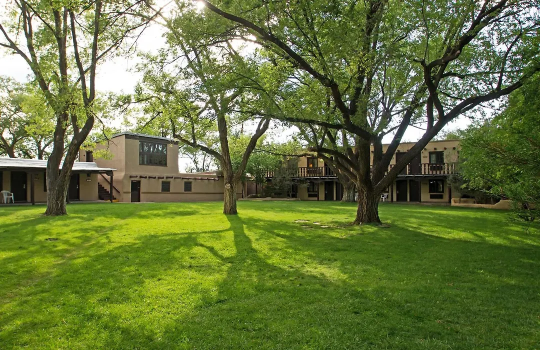 Sagebrush Inn & Suites-1