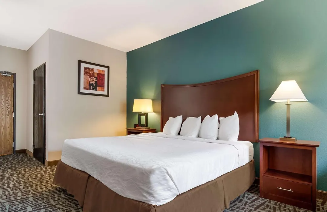 Surestay Plus Hotel By Best Western Topeka-1