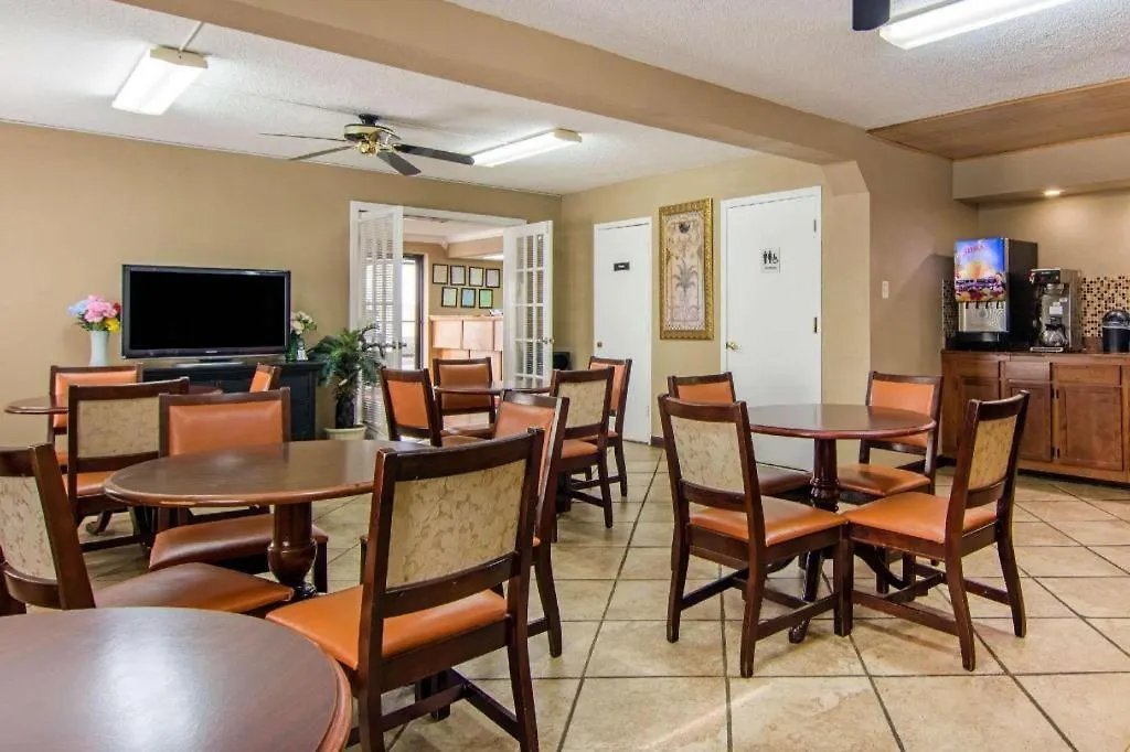 Econo Lodge-1