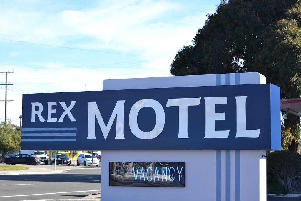 Rex Motel-1