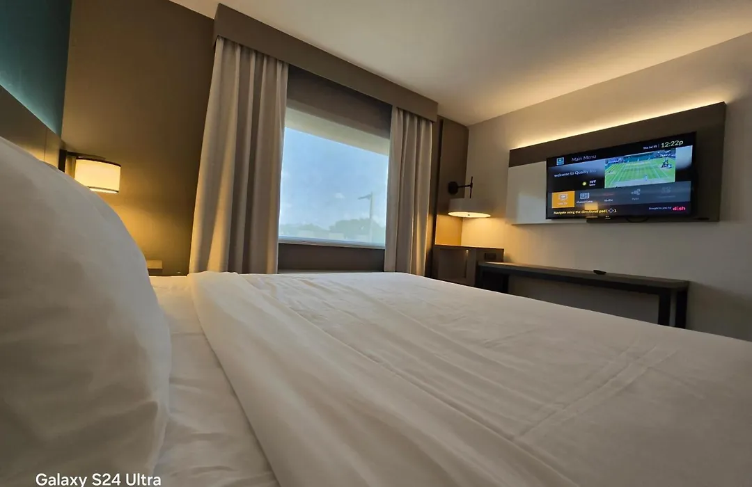 Comfort Inn & Suites Mason City - Clear Lake-1