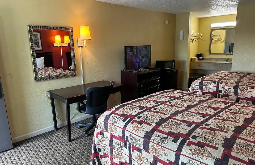 Royal Inn - Anniston-1