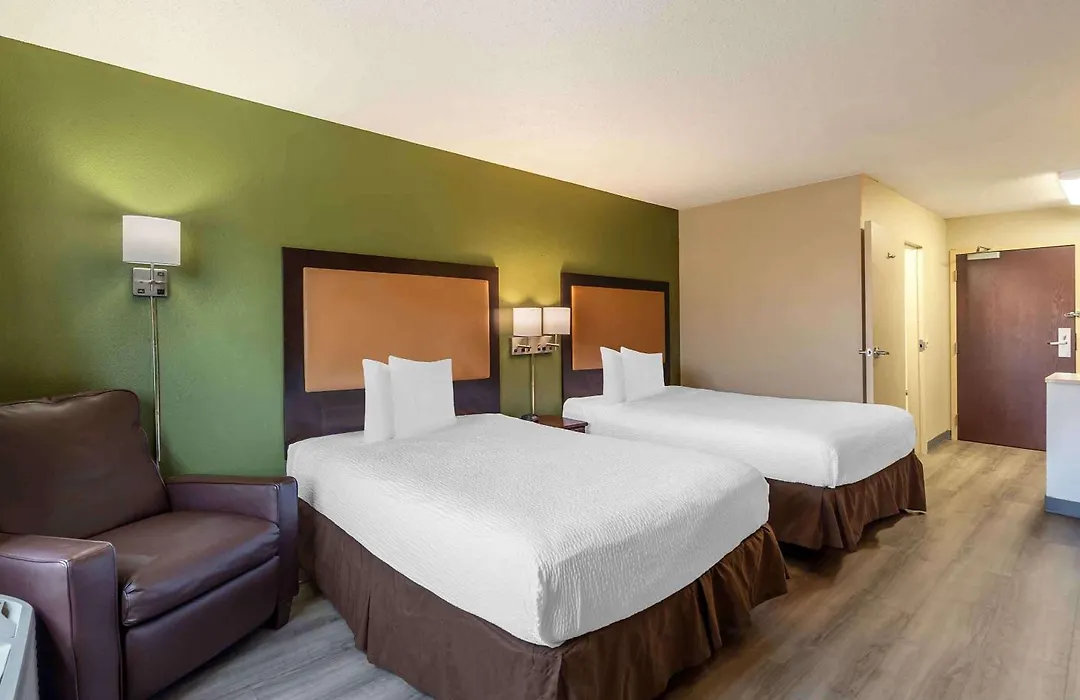 Extended Stay America Suites - Chicago - Woodfield Mall-1