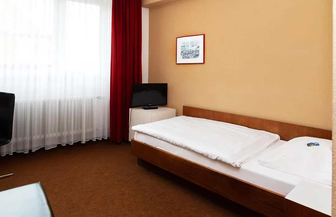 Hotel Meran Hallenbad & Sauna-1