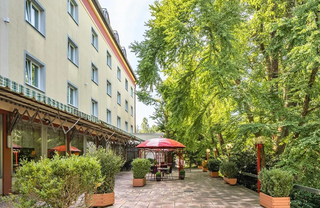 Parkhotel Crombach Am Salingarten-1