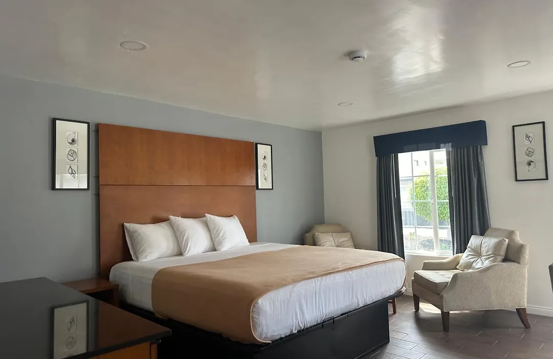 Oceanside Inn & Suites-1
