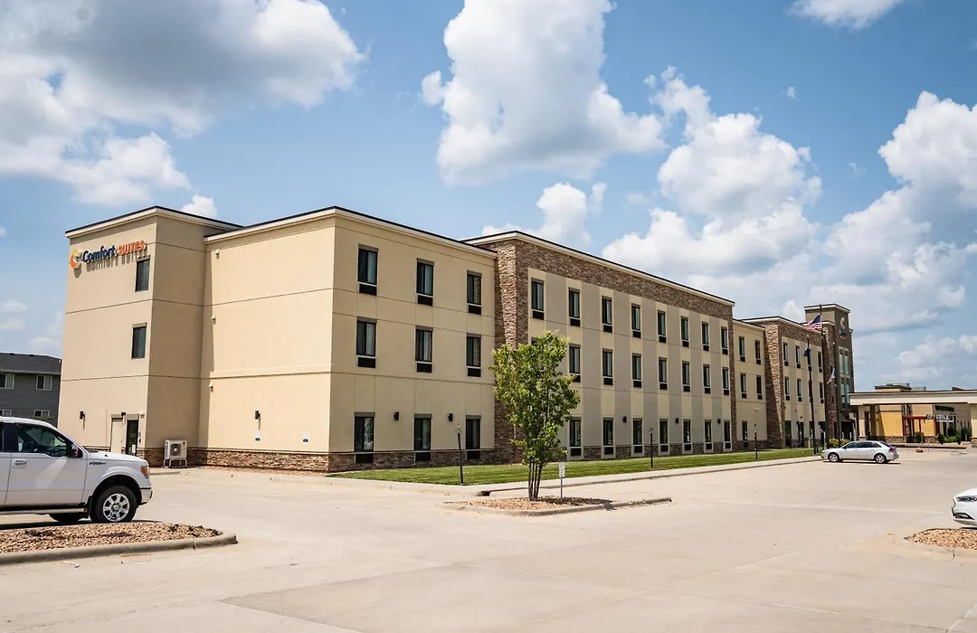 Comfort Suites University Brookings-1