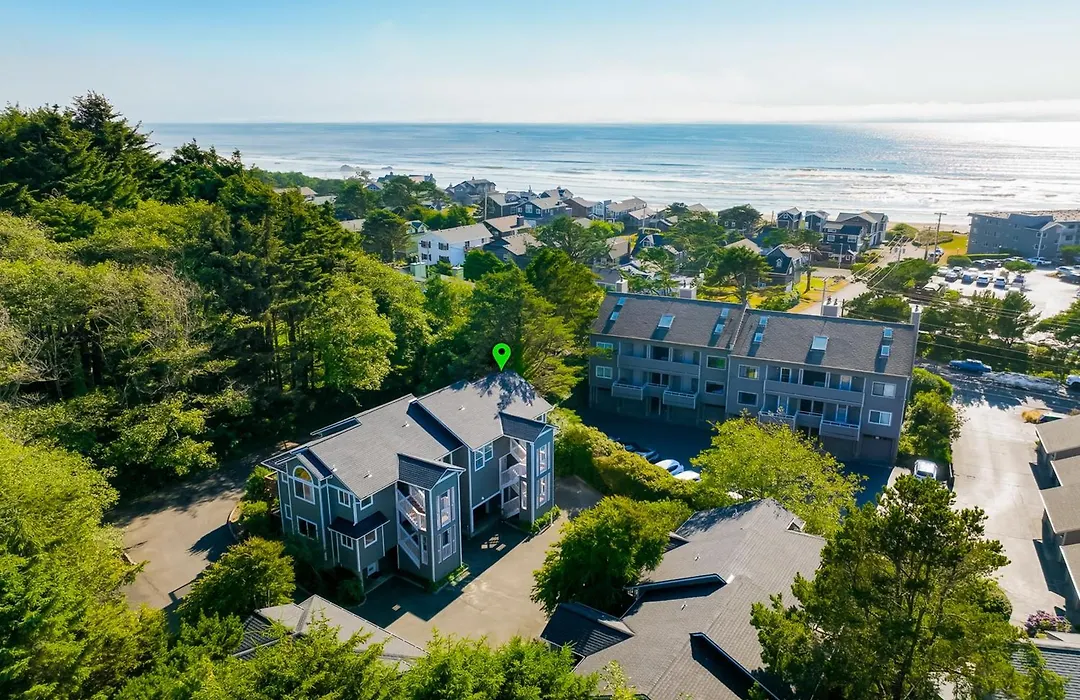 Cozy Cannon Beach Condo-1