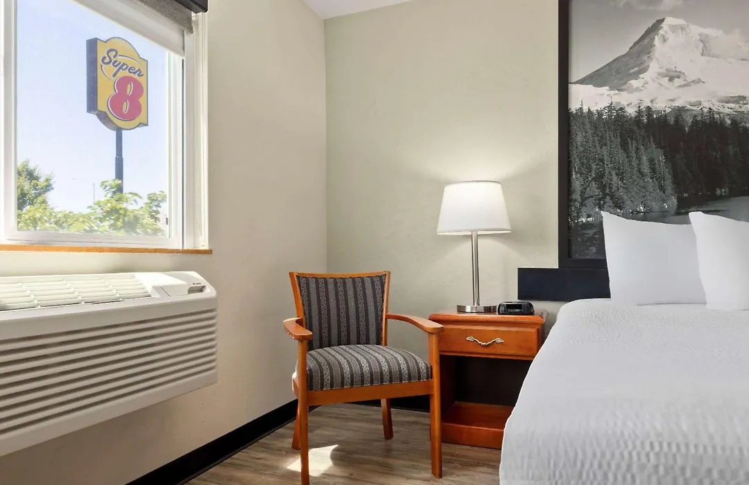 Super 8 By Wyndham Roseburg-1