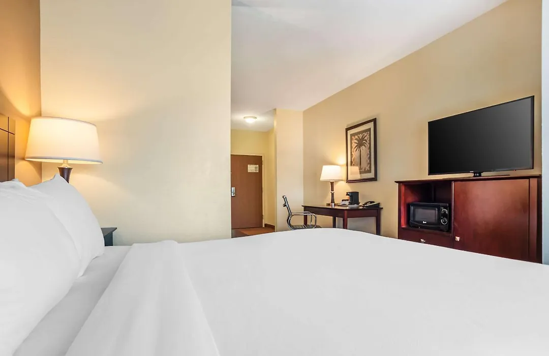 Comfort Inn & Suites Crestview South-1
