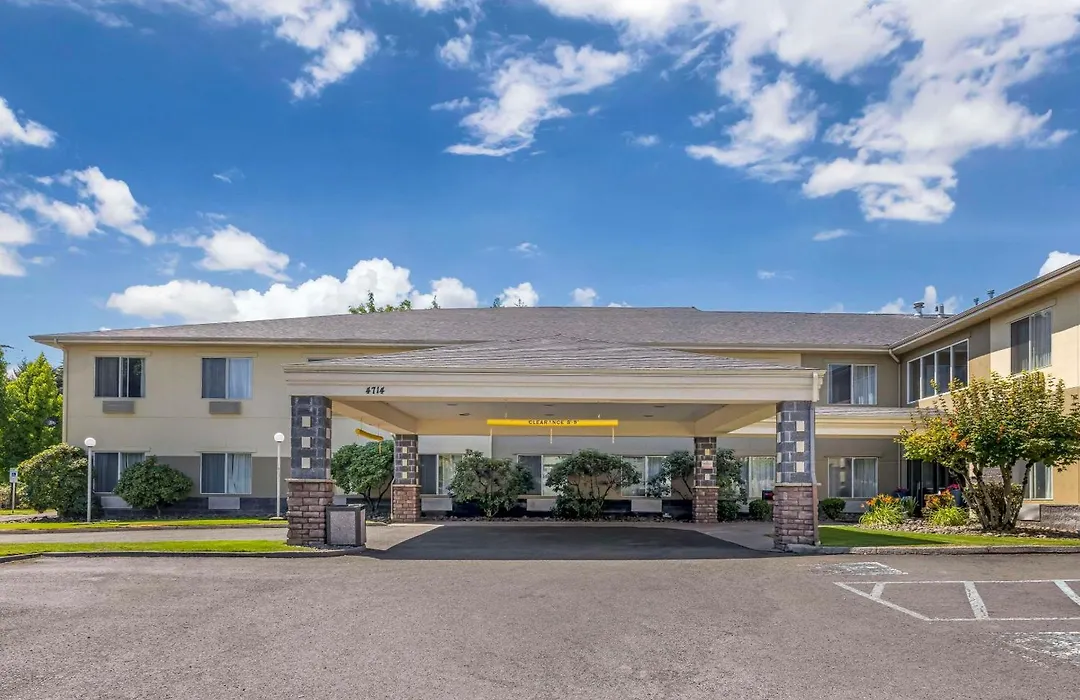 Comfort Suites Near Vancouver Mall-1