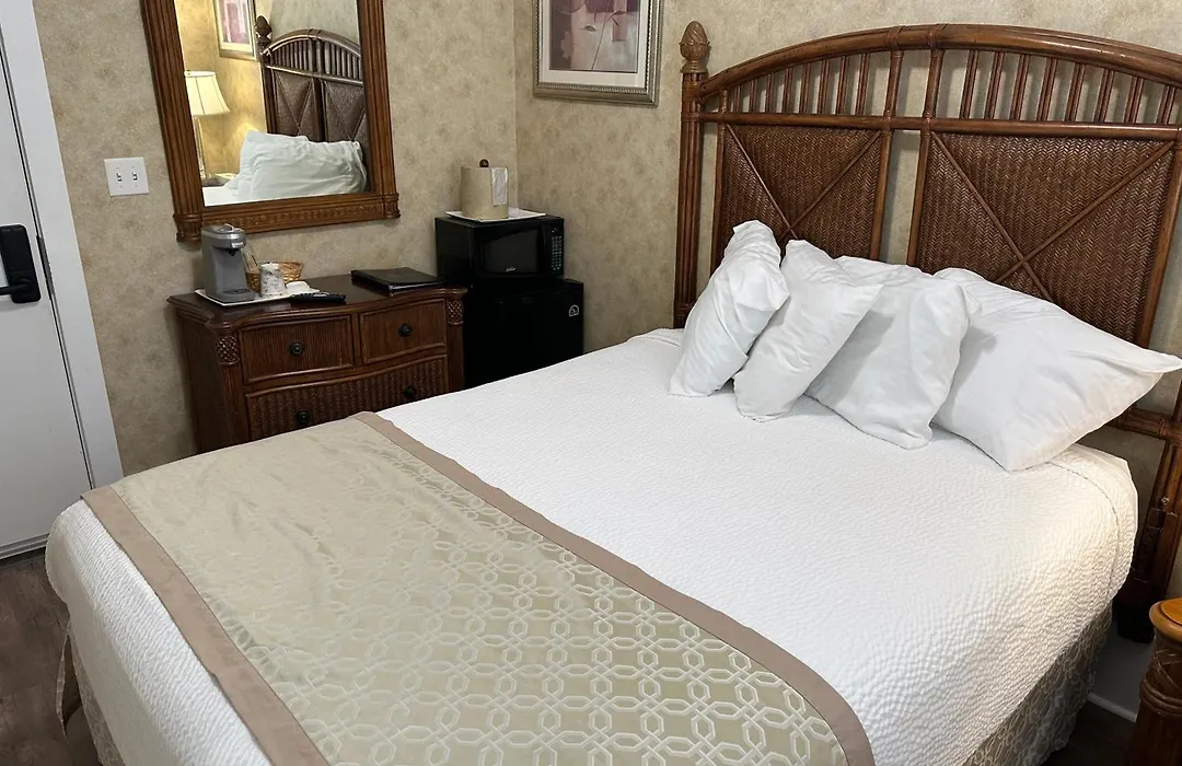 Island House Historic Vacation Rentals-1