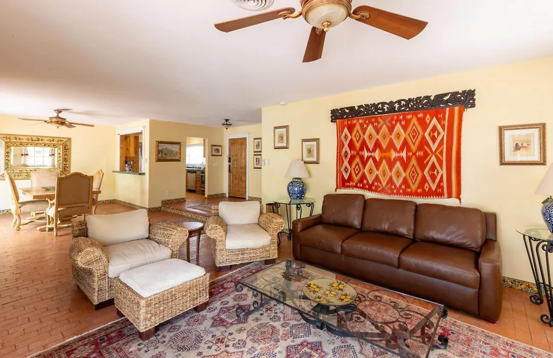 Casa Blanca Inn And Suites-1