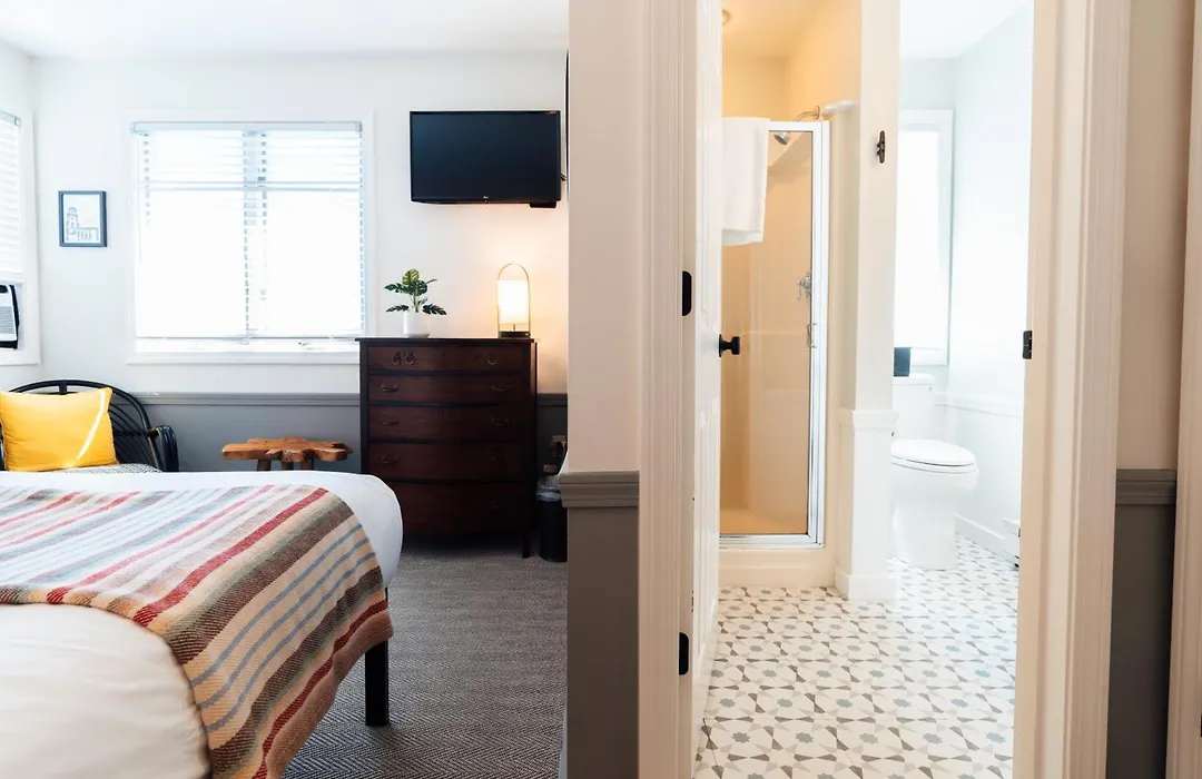 Mercury Hotel Provincetown-1