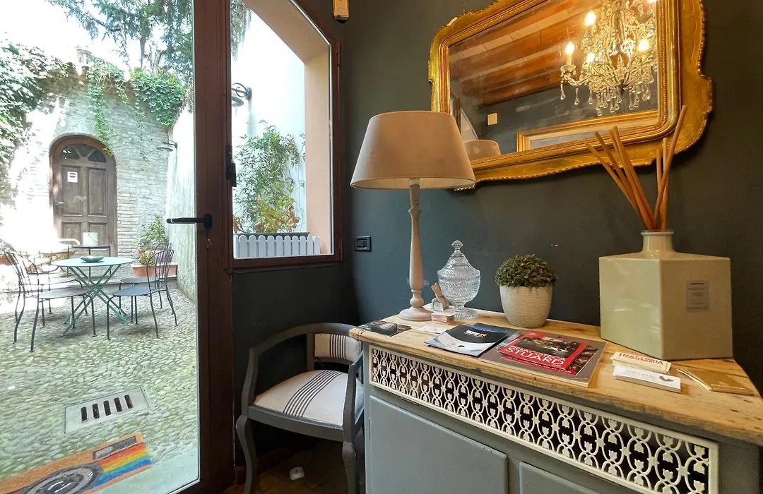 Le Camere Di Bsuites Affittacamere-1