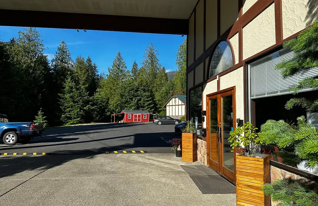 Packwood Lodge & Cabins-1