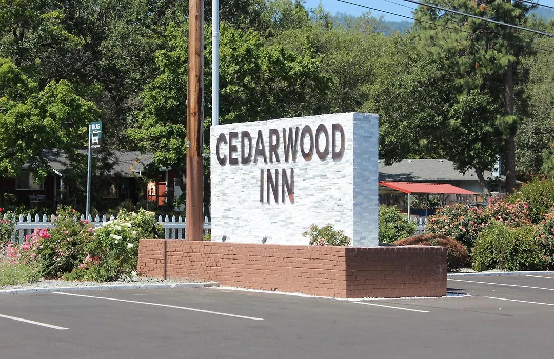 Cedarwood Inn Of Ashland-1