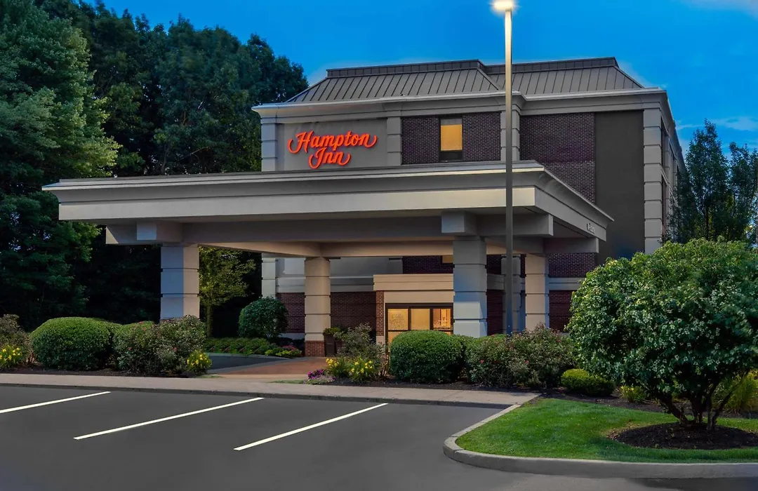 Hampton Inn Hartford Airport-1