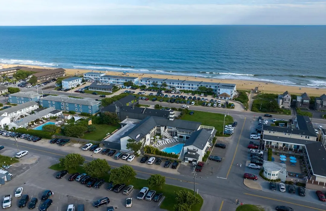 A Wave Inn - Montauk-1