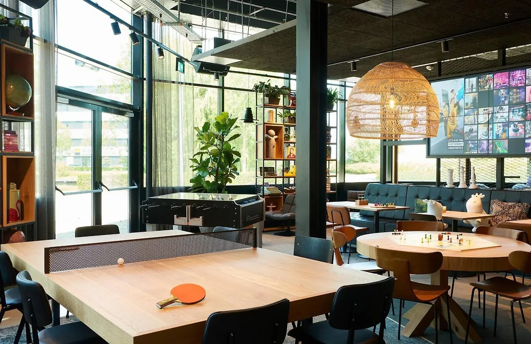 Moxy Amsterdam Schiphol Airport-1