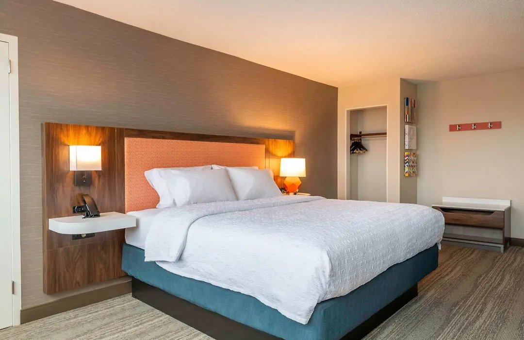 Hampton Inn Manchester Downtown-1