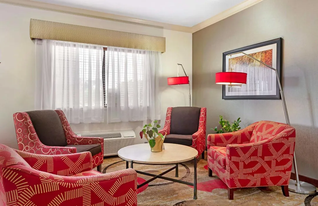 Best Western Plus Eagleridge Inn & Suites-1