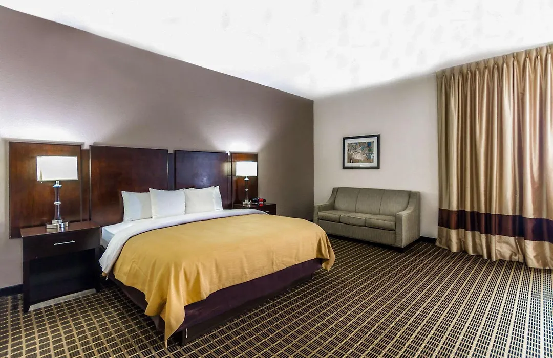 Clarion Inn & Suites Miami International Airport-1