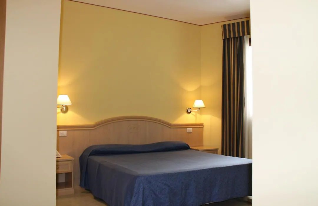 Yacht Marina Hotel-1