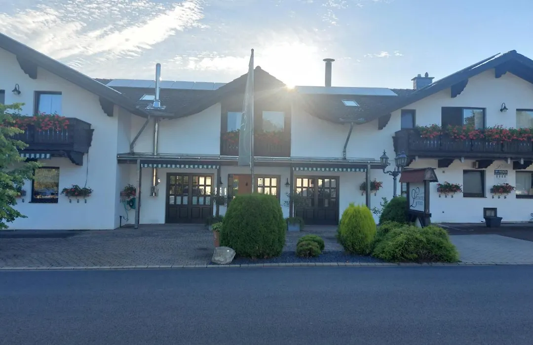 Landhotel Linden am Venekotensee-1