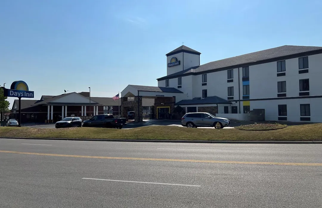 Days Inn By Wyndham Tulsa Central-1