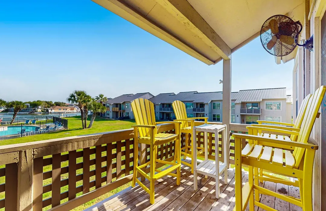 Bayhouse Condos 2410-1
