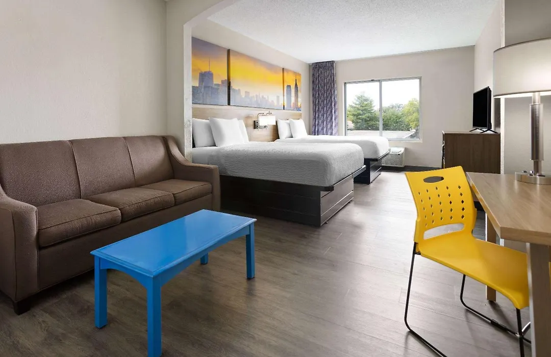 Days Inn & Suites By Wyndham Albany-1