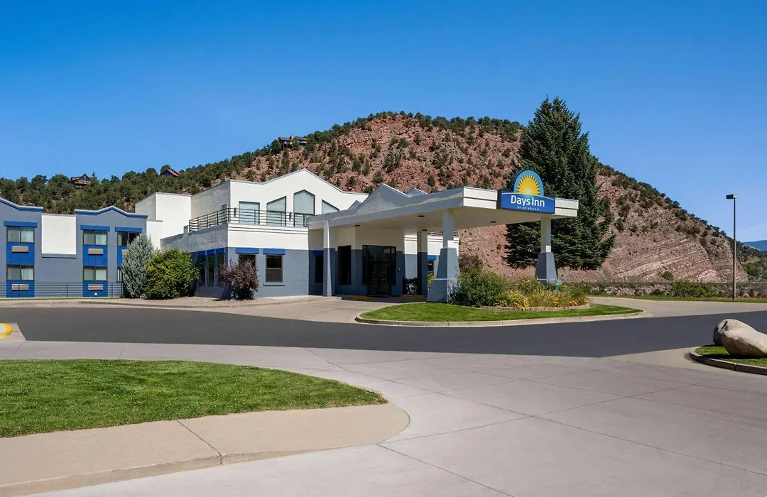 Days Inn By Wyndham Carbondale-1