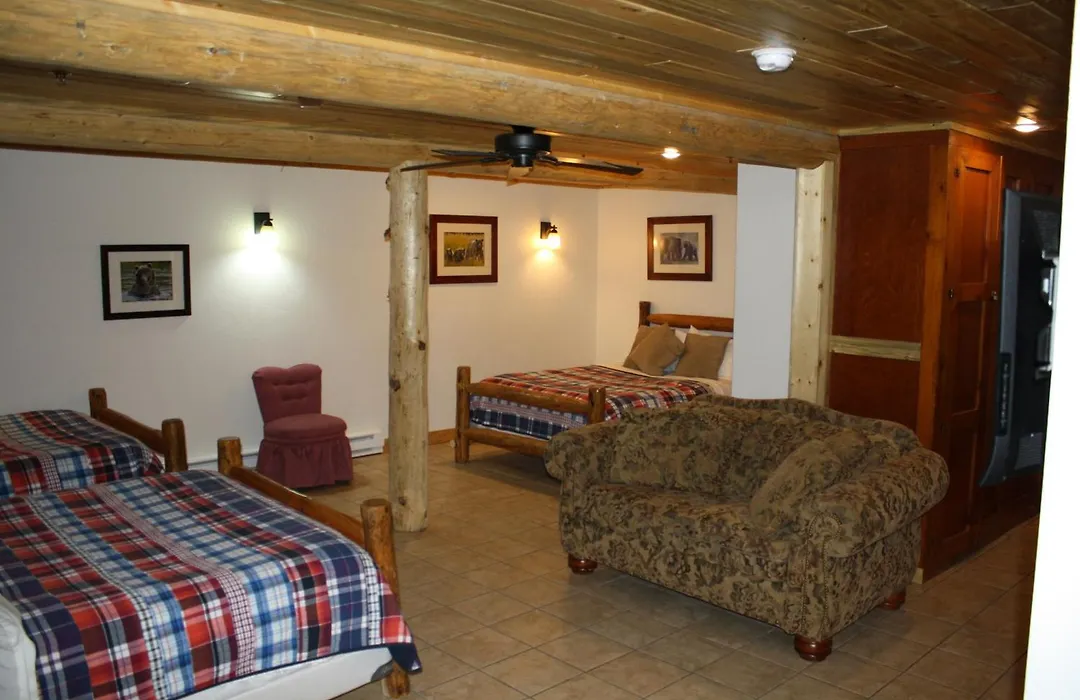 The Historic Wapiti Lodge-1