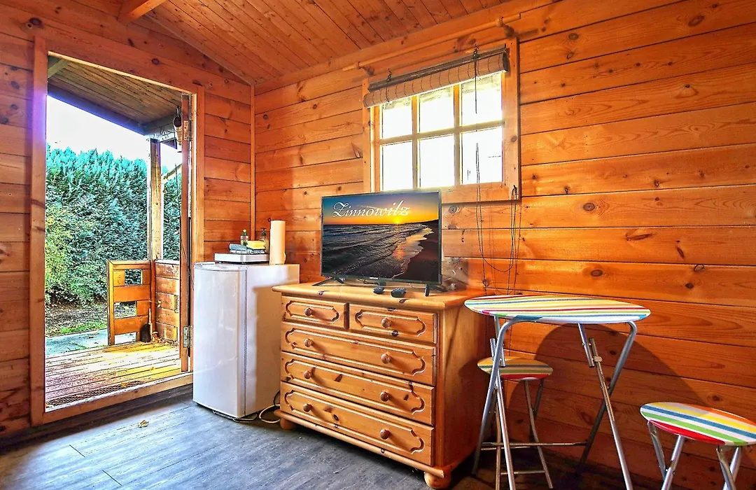 Ostseebad Zinnowitz - Knuffeliges Ferienzimmer im Holzhaus-1