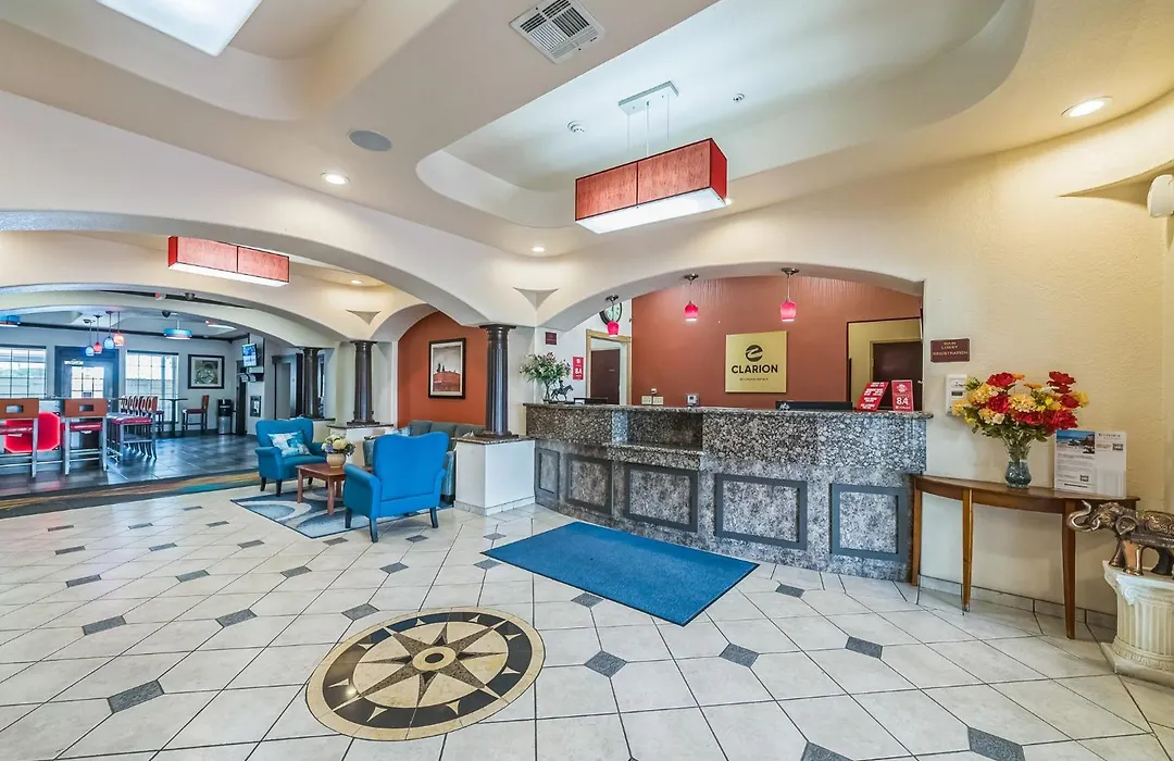 Clarion Inn & Suites Weatherford South-1