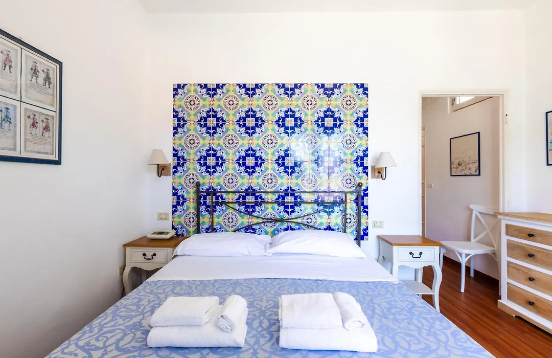 Hotel Torre Dei Borboni-1