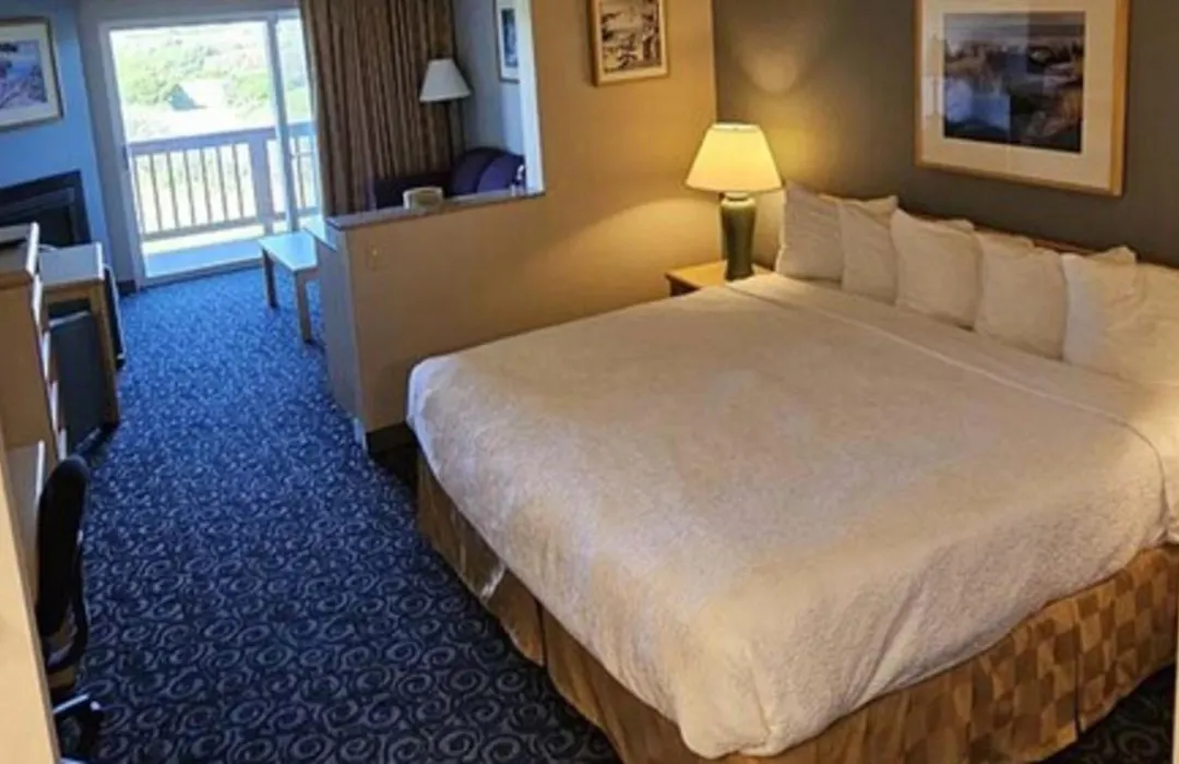 Lighthouse Suites Inn-1