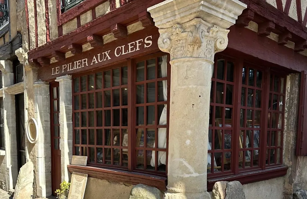 Logis Saint-Flaceau-1