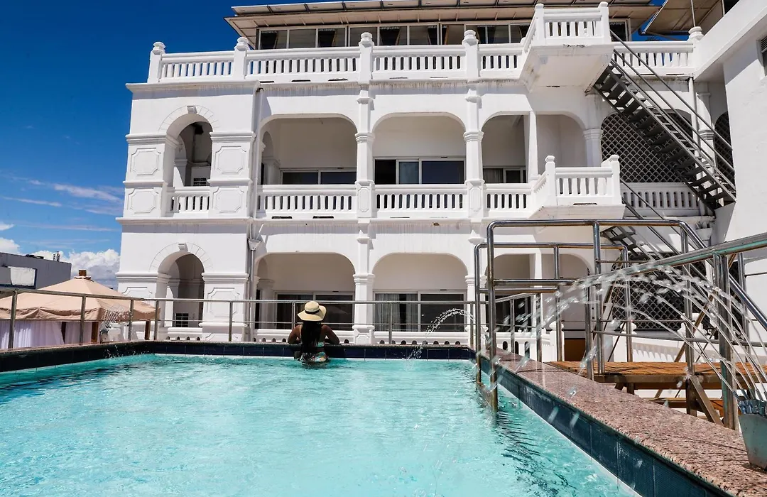 Sentrim Castle Royal Hotel-1