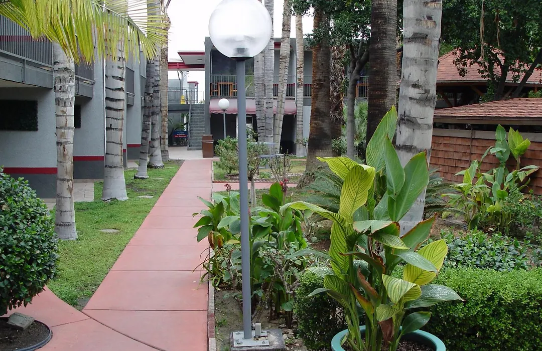 Hiltop Hotel-1