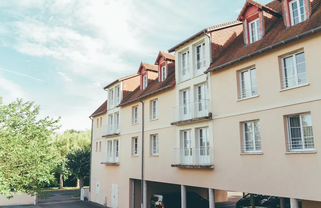 Terres de France - Appart'Hôtel La Roche-Posay-1