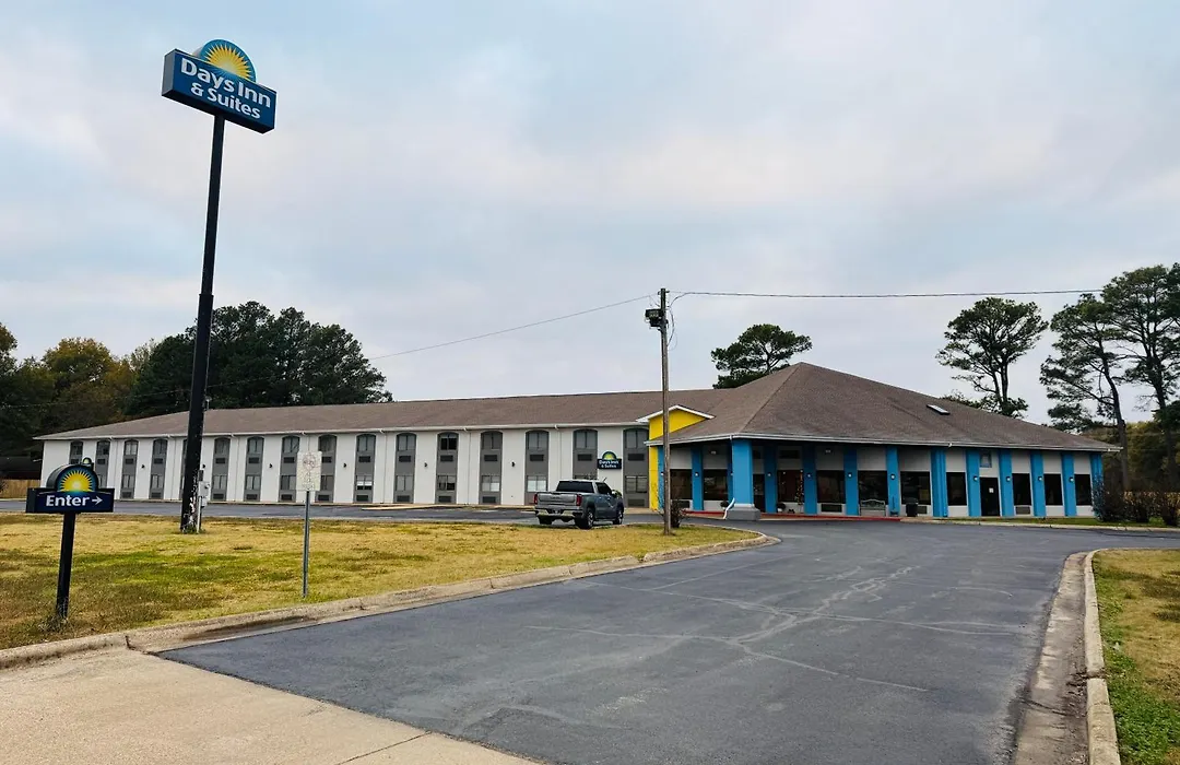 Days Inn & Suites By Wyndham Brinkley-1