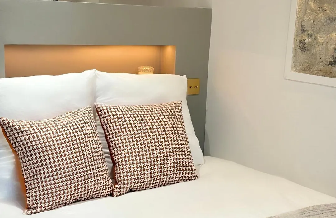Hotel Paris Amore-1