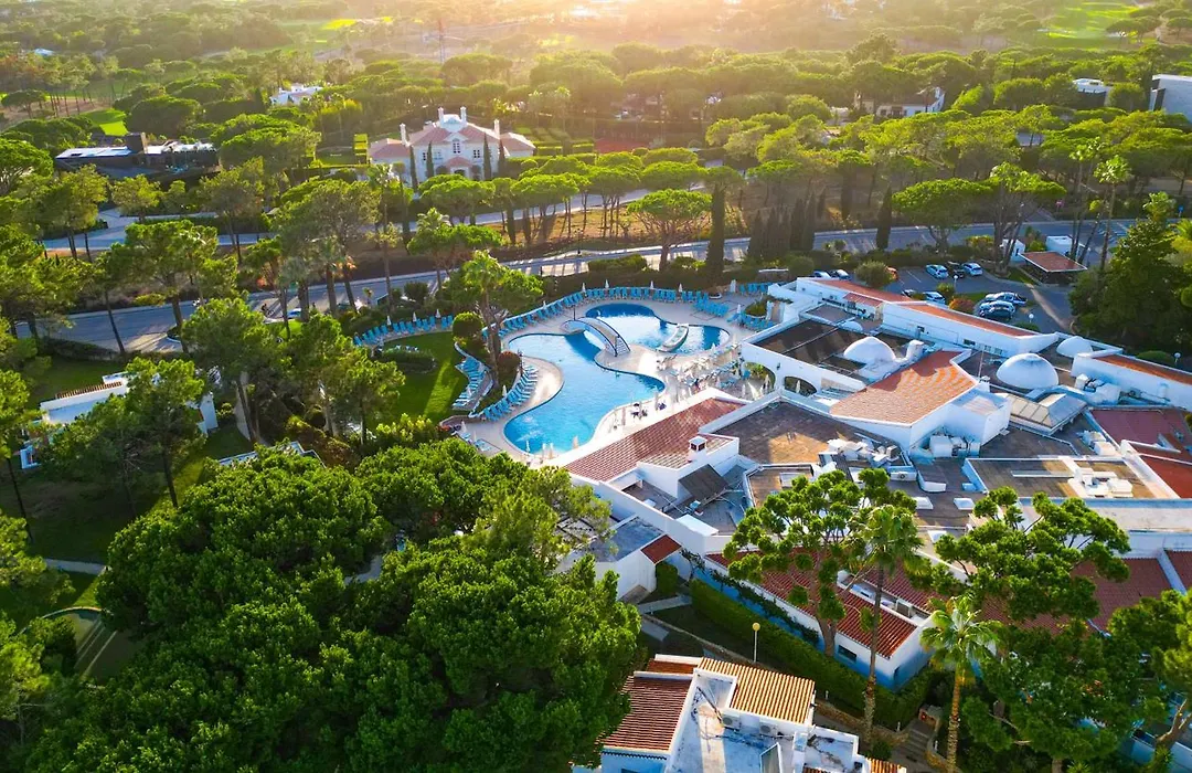 Four Seasons Country Club-1