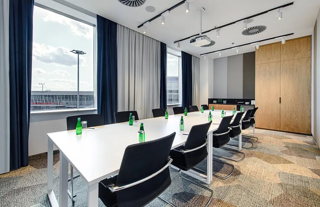Courtyard By Marriott Warsaw Airport-1