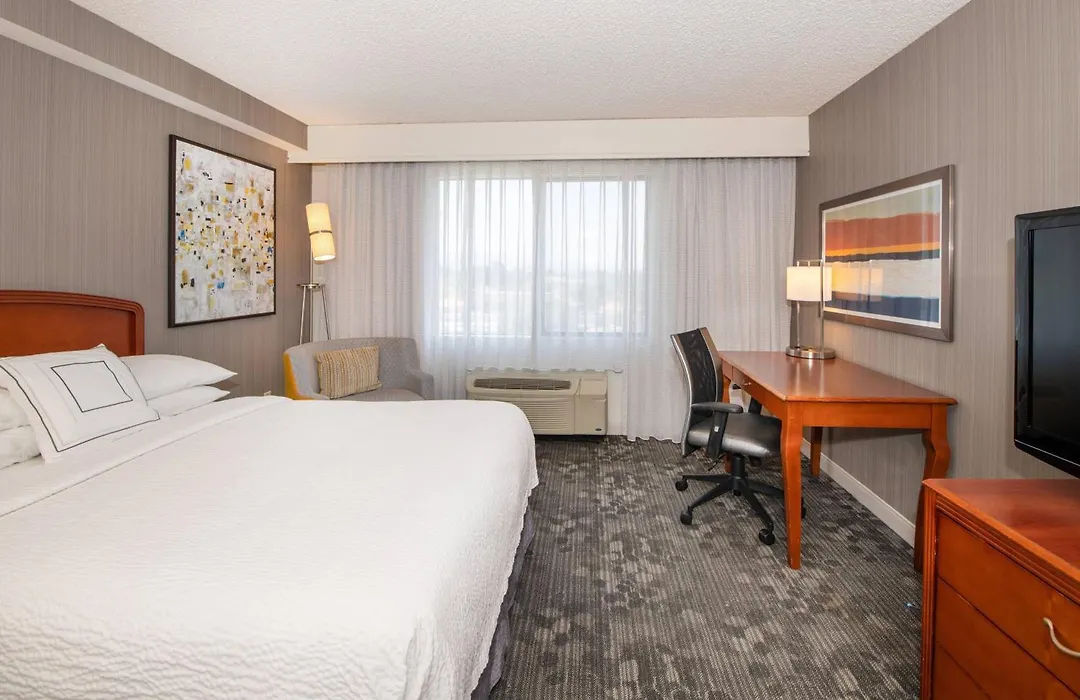 Courtyard By Marriott Newark Silicon Valley-1