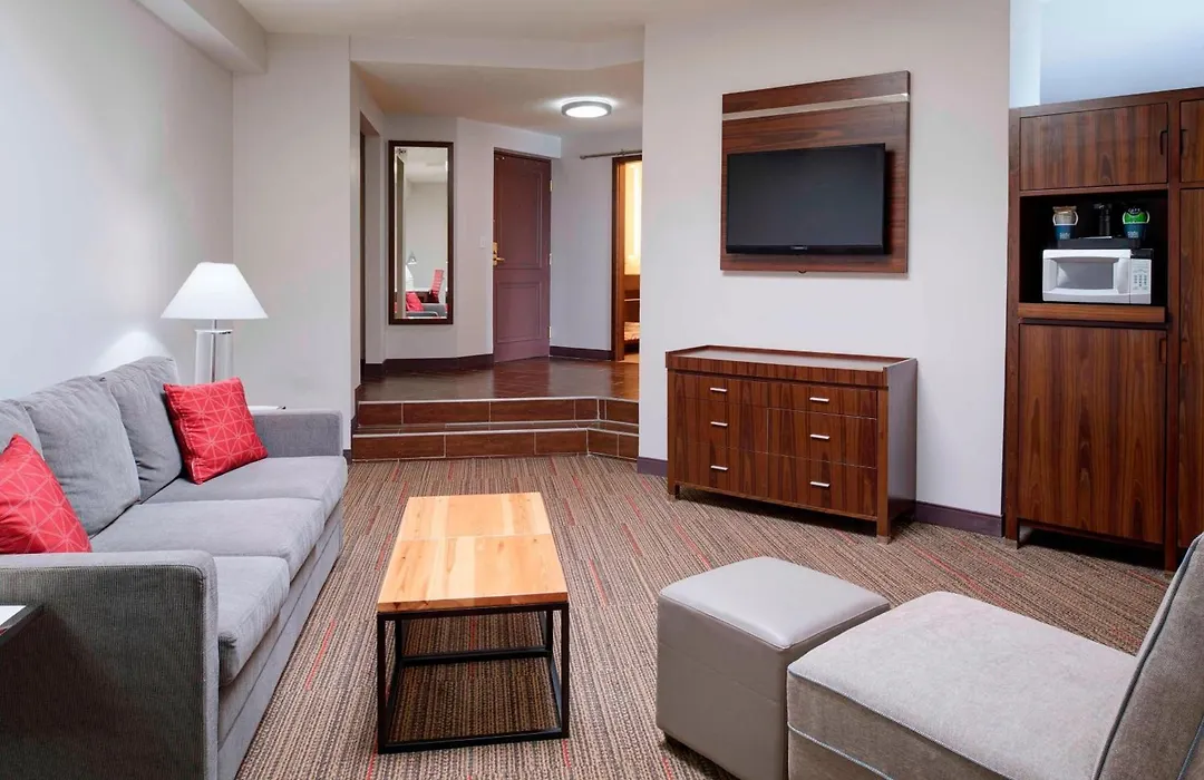 Four Points By Sheraton Detroit Novi-1